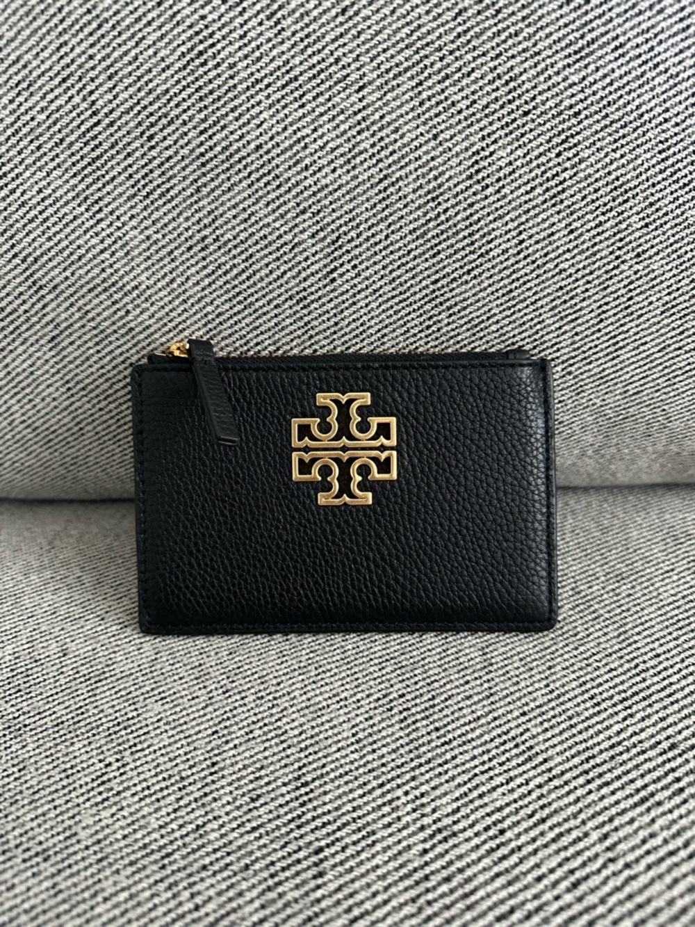 NWT Tory Burch Britten Zip Card Case Pebble Leathe Slim Black Gold 141006